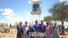 케냐 올로레라 마을에 깨끗한 물 공급