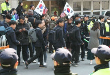 경찰, 朴 자택 앞 신규 집회 금지…기존 집회도 제한