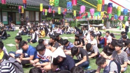 청소년들에게 인문학적인 소양을...