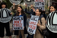 하버드大, 성추문 영화제작자 메달 박탈