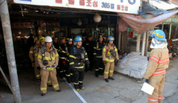 서울 남가좌동 서중시장 화재...1시간여 만에 큰 불길 잡아