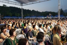 [뉴스인사이트] 연꽃축제부터 특별 템플스테이까지.. 불교계 여름 축제 한창