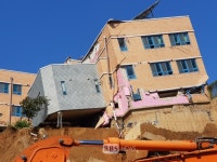 일주일만에 또 지반 함몰...서울 상도동 유치원 10도 기울어