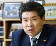 윤창건설산업유한회사 | 윤현우 충북건설협회장, "정부 예타면제사업 지역업체 참여 의무화해야"