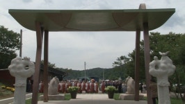 호랑이·까치로 장엄 한마음선원 진주지원 일주문