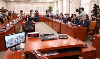 조국 청문회 열 수 있을까...여야 '증인‧일정' 협의 평행선