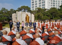 한마음선원, 대행스님 동상 제막...가르침 잊지 않겠습니다