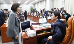 野 靑 오만 심각, 전면개편 필요...與 당 쇄신에 응답할까?