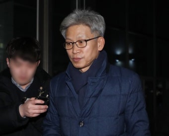 송병기 울산 부시장 세 번째 검찰 소환...12시간 조사받고 귀가