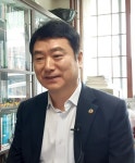 코로나 속 찾아가는 돌봄...어르신들 밝은 미소 하루빨리 만나길
