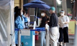 수도권 확진 1만명 넘겠지만 감소세 유지…백신 2회 접종 예상