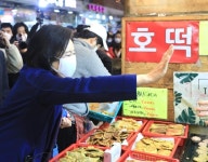 [취재수첩] 아재는 입구컷...클럽하우스 속 정치인들