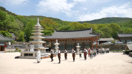 창원 불모산 성주사 코로나19 종식 기원 삼보일배