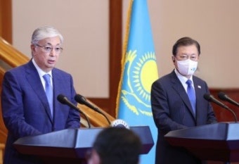 문대통령-카자흐 대통령...'전략적 동반자 관계 확대 공동성명'