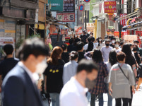 내일(6일)부터 수도권 식당-카페 밤 10시까지 6인 허용...거리두기 연장