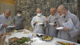 고기 없어도 맛있어요...붓다는 신나 채식요리 경연대회