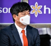 강원FC, 성적 부진 김병수 감독 해임
