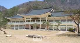 문경새재 옛길박물관, 유물구입 나서