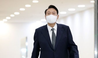 尹 부부의 지인 아들, 대통령실 근무...대통령실 