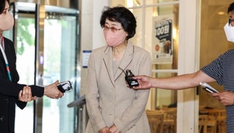 검찰, '정치자금법 위반 혐의' 김승희 전 장관 후보자 소환