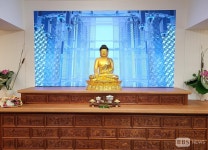 법당을 상상마당으로...동대부여중 미디어아트 후불탱 점안