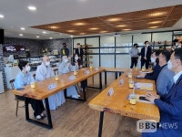 농협은행, 종로노인종합복지관에 백미 1000포 전달