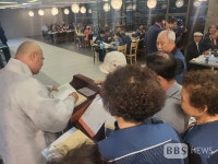 대한노인회 미주총연합회 제주 방문...월명스님, 저서 제주도의 혼 소개