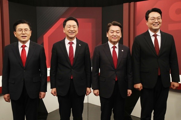 국민의힘 전당대회, 조국 사면과 윤석열 재입당 논란으로 뜨거운 이슈
