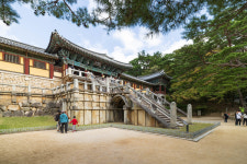 김선권 여행작가 경주 불국사... 전통 내진설계의 석가탑‧다보탑, 조상의 지혜 담겨