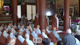 효봉·구산스님 합동추모재...외국인 제자 참석 눈길