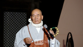 수덕사 근역성보관 개관 산사음악회...전쟁 씻는 기도 
