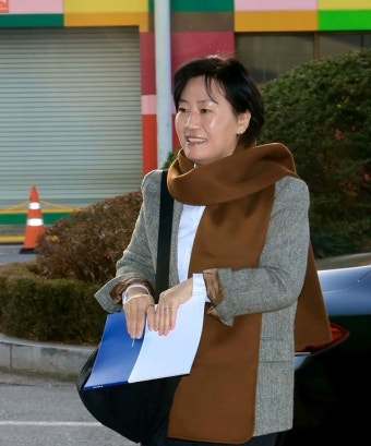 [포토뉴스]송미령 농식품부 장관 후보자 첫 출근...