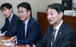산업부 '중동정세 불안 석유,가스 수급 상황 점검...비상대응체계 가동'