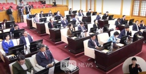박정희 동상 건립 조례 대구시의회 통과...찬성 31 vs 반대 1