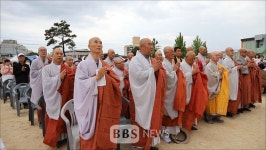 선비의 고장 영주 밤하늘 연등 빛으로 수놓아