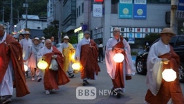 선비의 고장 영주 밤하늘 연등 빛으로 수놓아