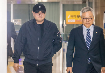 경찰, '음주 뺑소니' 김호중·소속사 대표 구속영장 신청