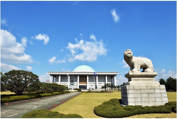 한국 국회, 김여사 특검법 논의 활발…법안 폐기 막는 여당 vs 강력한 특검법 요구하는 야당