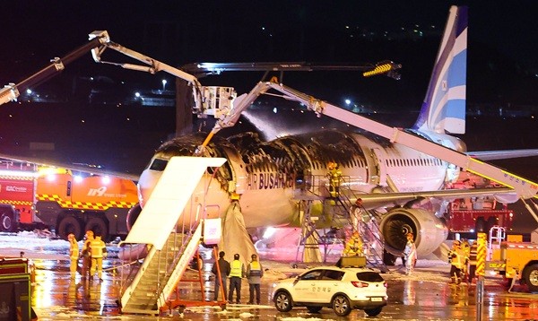 김해공항 에어부산 화재 사고, 부상자 7명 모두 경상 상태 유지하여 관심집중