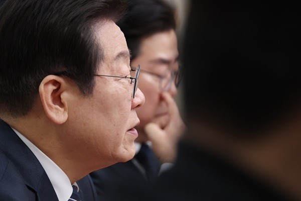 한국, 민감국가 지정 논란에 국힘-더불어민주당 대립 고조