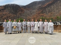 산불피해 고운사 찾은 김혜경 여사 잘 복원되길 기원