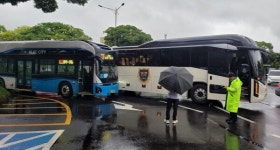 청주 모 고교 학생 태운 관광버스, 제주도서 시내버스와 추돌…3명 부상