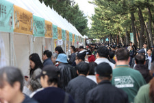 향긋한 커피 향에 물든 가을…제17회 강릉커피축제 성황 개막