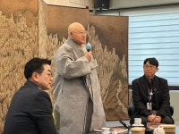 성파 대종사 피카소도 별 것 없더라... 공중전시 선보여
