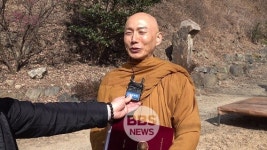 1백년 지나 돌아온 비로자나삼신불도