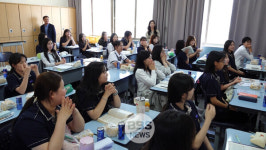부처님 품으로 물든 교정…정광학원 봉축 열기 가득