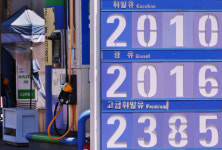 전국 휘발유 평균 가격 2천9원대...경유.휘발유 가격 4주 연속 하락
