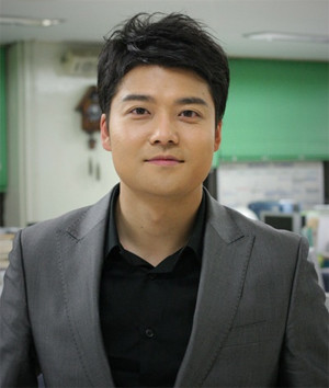 전현무와 후배 아나운서들의 케미스트리, 눈빛 티로 물씬 풍기는 사장님 귀는 당나귀 귀의 화제