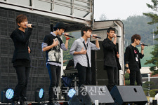 [JK포토] 샤이니, 안성중학교를 습격하다