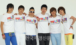 논현동 스튜디오 나타난 션-빅뱅, ‘희망·사랑을 나눠요~’